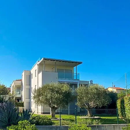 Bella Vista *